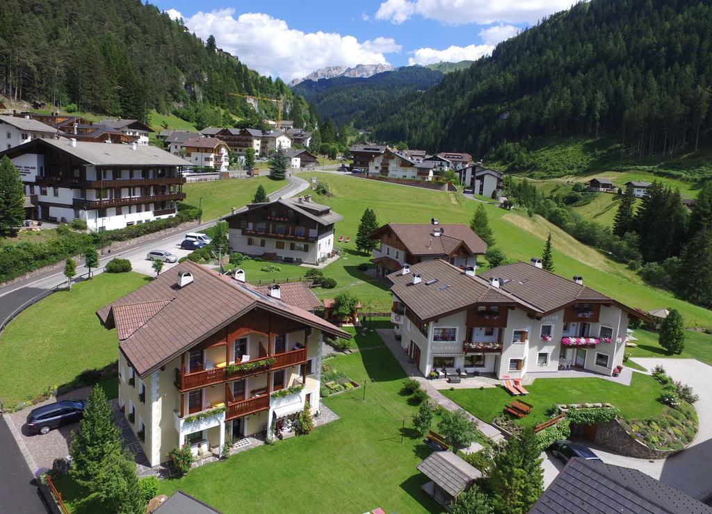 Apartments Vaiolet Santa Cristina Val Gardena エクステリア 写真